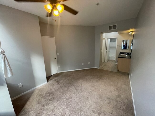 Building Photo - 101 W Market St