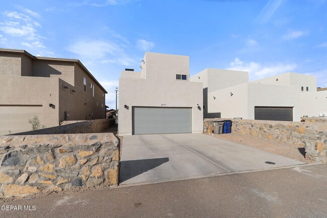 Building Photo - 4557 Mark Avizo