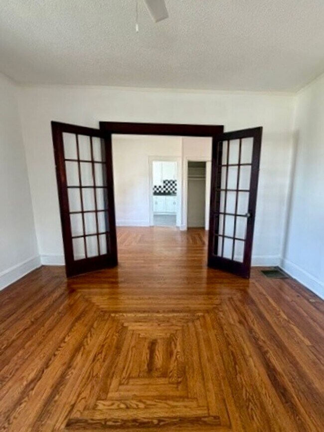 Building Photo - 119-121 Hobart Street