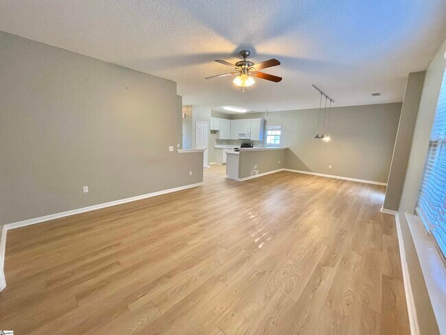 Building Photo - 203 Stillwater Ct