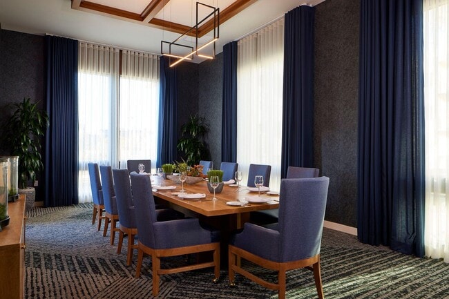 Building Photo - 74300 Country Club Dr