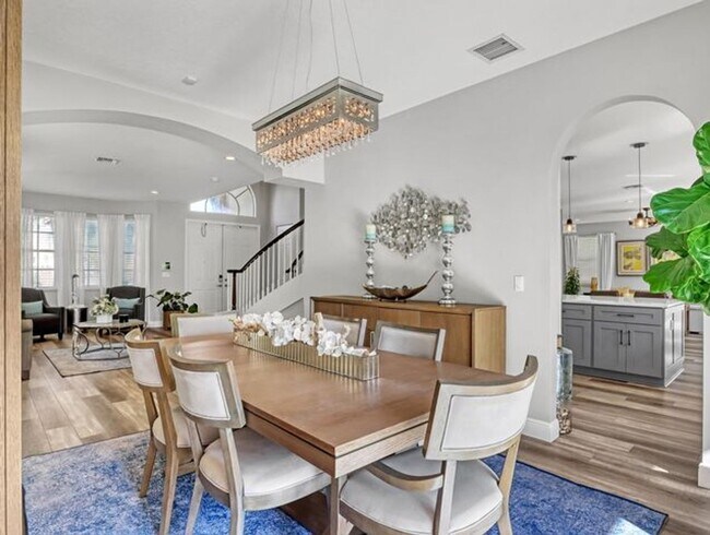 Building Photo - 2227 Ridgewood Cir