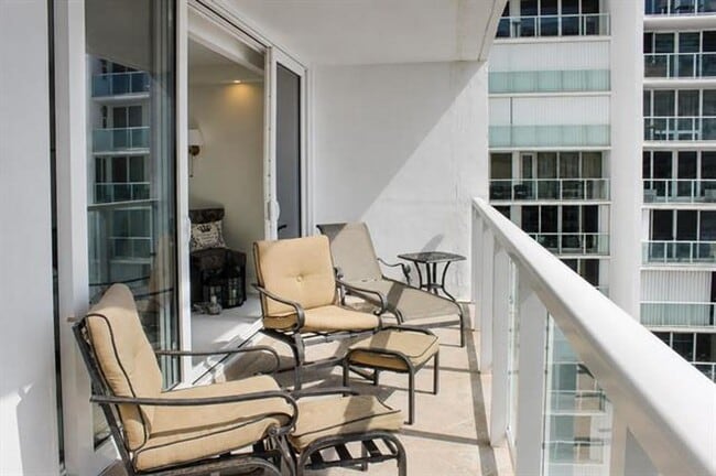 Building Photo - 4300 N Ocean Blvd