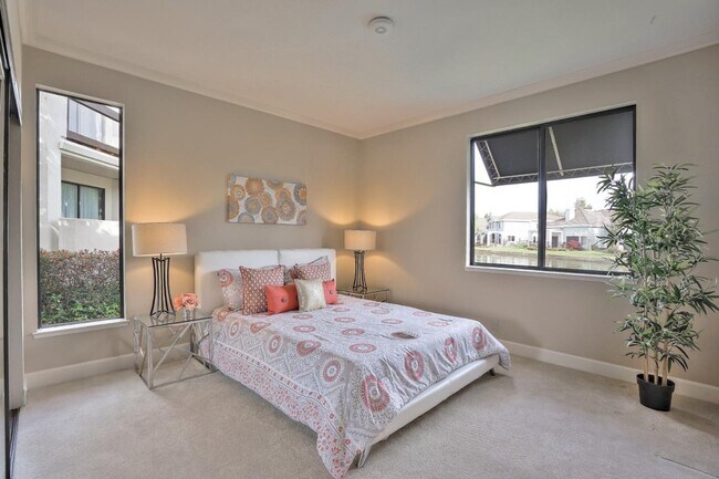 Building Photo - 530 Shorebird Cir