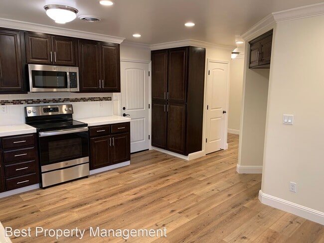 Building Photo - 4 br, 2 bath House - 223 Laguna Dr