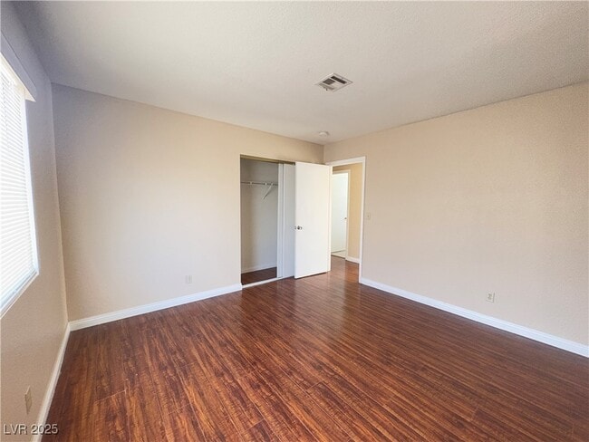 Building Photo - 924 Carmel Shrs Dr