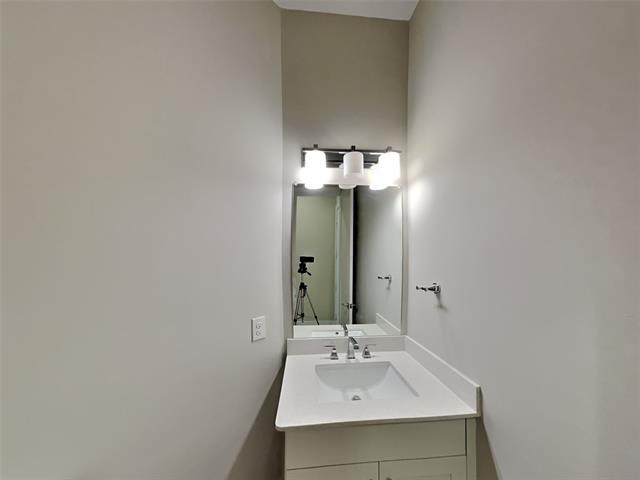 Building Photo - 2345 Vagas St