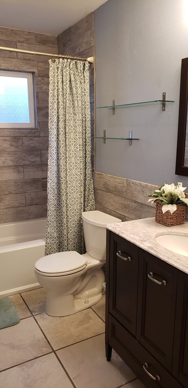 Building Photo - 3195 White Cir