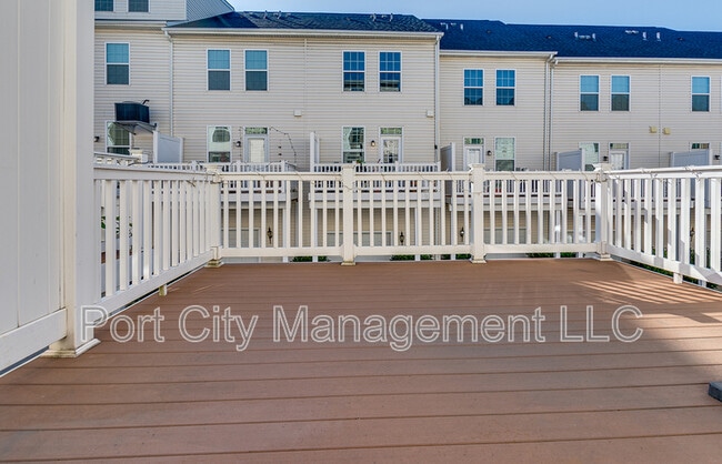 Building Photo - 4519 Foster Ave