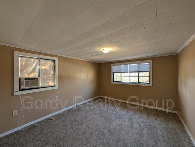 Building Photo - 3020 5th St