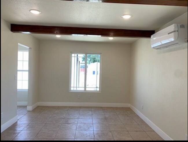 Building Photo - Buchanan Duplex