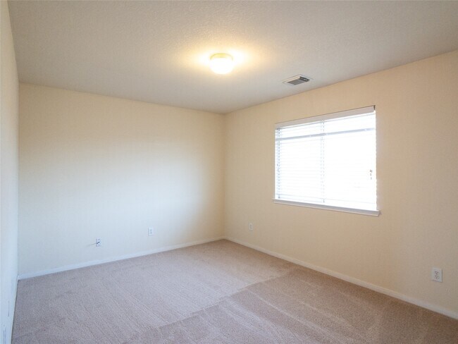 Building Photo - 21843 Grassy Hill Ln