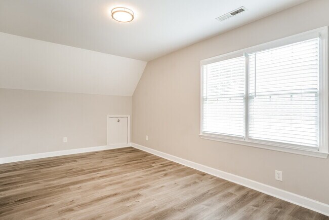 Building Photo - 508 S Allen Rd