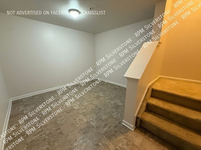 Building Photo - 3255 Camden Dr