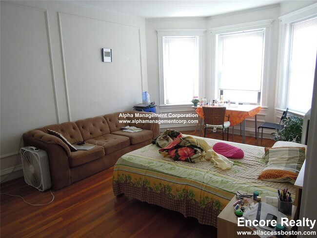 Building Photo - 17-19-19 Washington St S