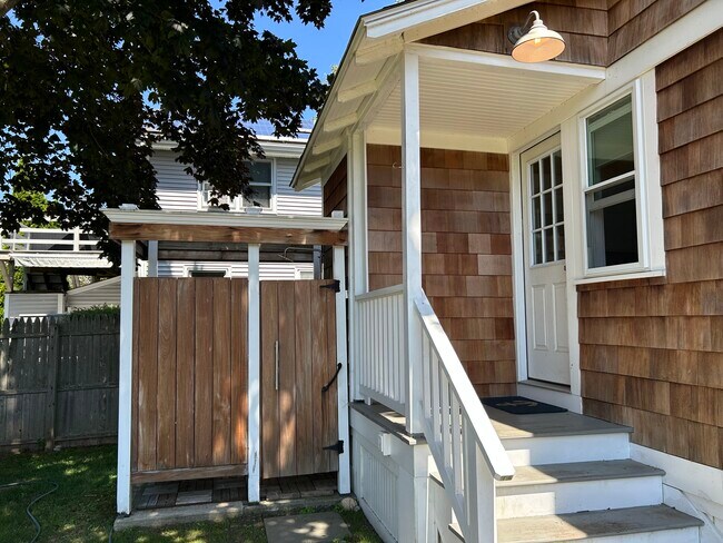 Building Photo - 32 Highland Terrace