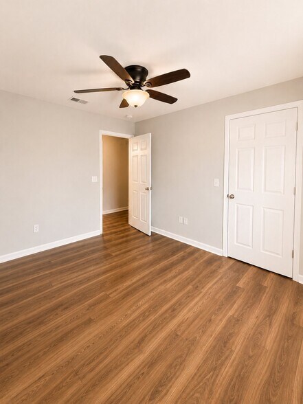 Building Photo - 406 Pelham Square Way