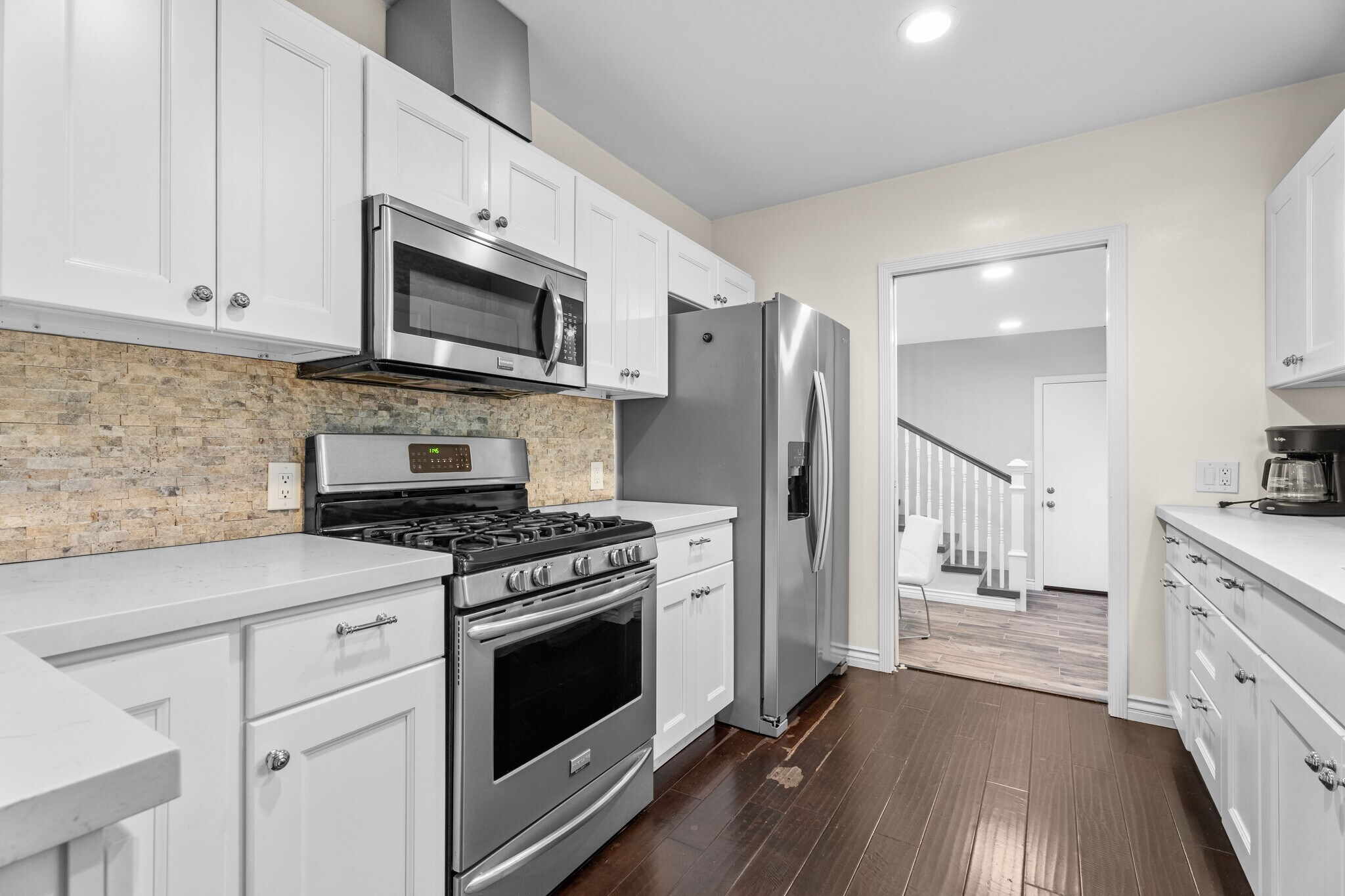 Kitchen - 4242 Van Nuys Blvd