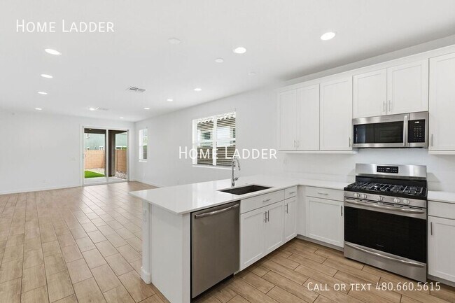 Building Photo - 4064 E Catclaw St
