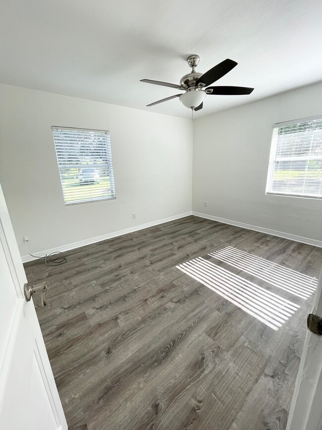 Building Photo - 5940 Dogwood Dr