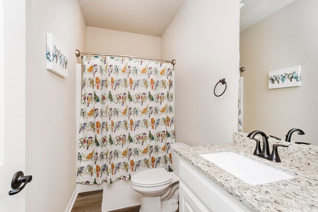 Building Photo - 2800 S Roth Ave