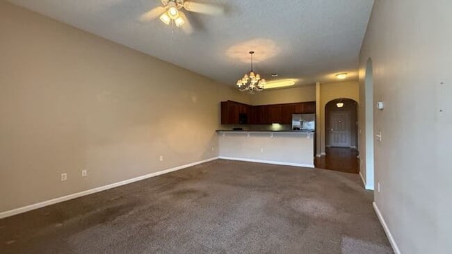 Building Photo - 3 bedroom - 2 bathroom - Stonelake Townhom...