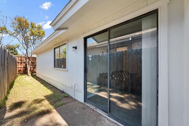 Building Photo - 3328 Green Ridge St