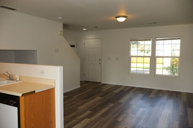 Building Photo - Chic Two-Story Home with Outdoor Area + $2...