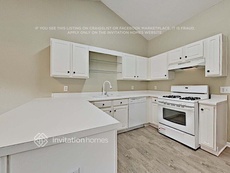 Building Photo - 7925 Paddocks Mill Dr