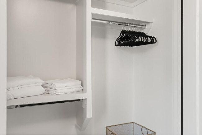 Building Photo - 1315 16th Ave S