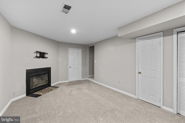 Building Photo - 1305 S Potomac St