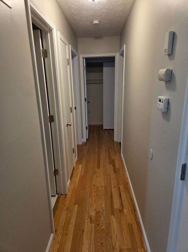 Building Photo - Millard 4 bed 2.5 bath, 2 car garage, fenced backyard, spacious house