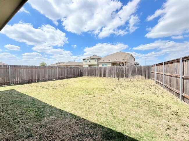 Building Photo - 305 Milliner Lp