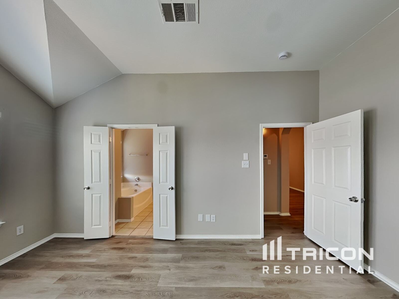 Building Photo - 4512 Ridgeway Dr
