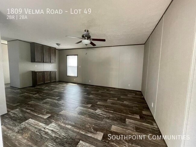 Building Photo - 1809 Velma Rd