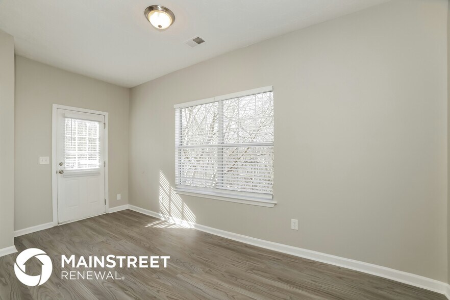 Building Photo - 4056 Robin Cir