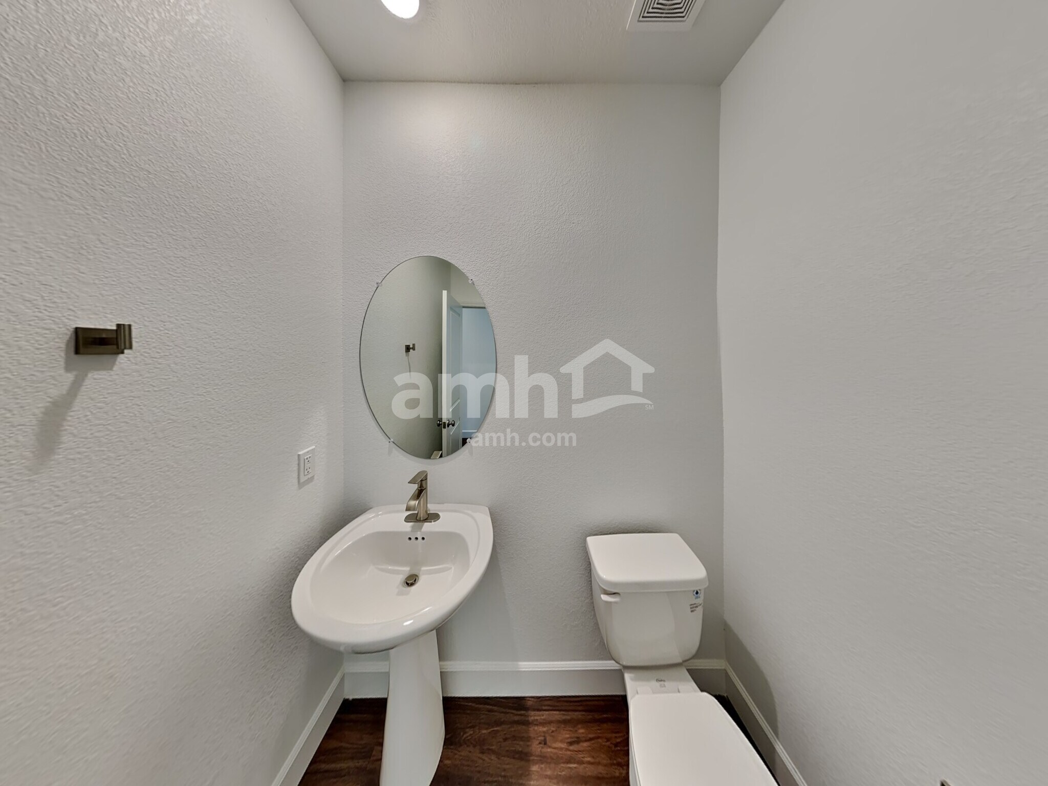 Building Photo - 10081 Roseum Ct