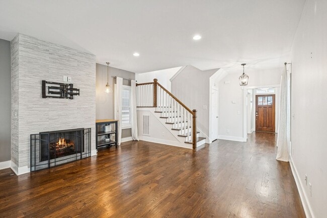Building Photo - 1013A Caldwell Ave