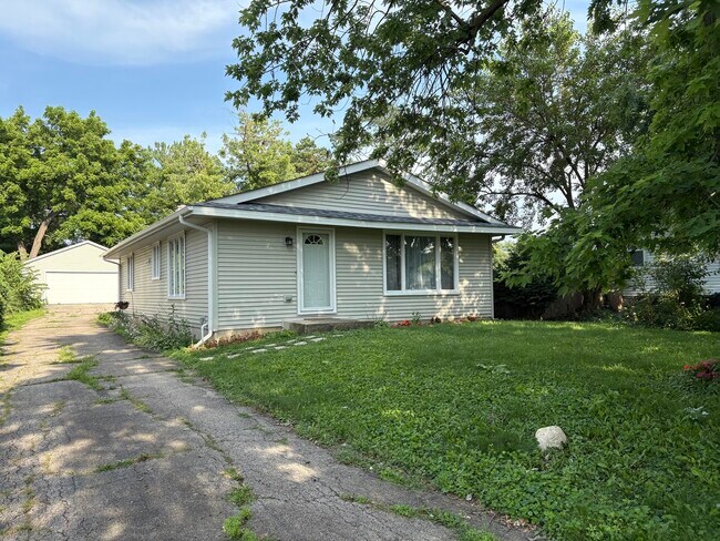 Primary Photo - 4231 Belle Aire Ln