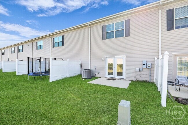 Building Photo - 975 Canyon Oak Loop