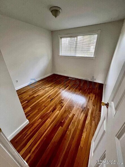 Building Photo - 16719 NE 20th St