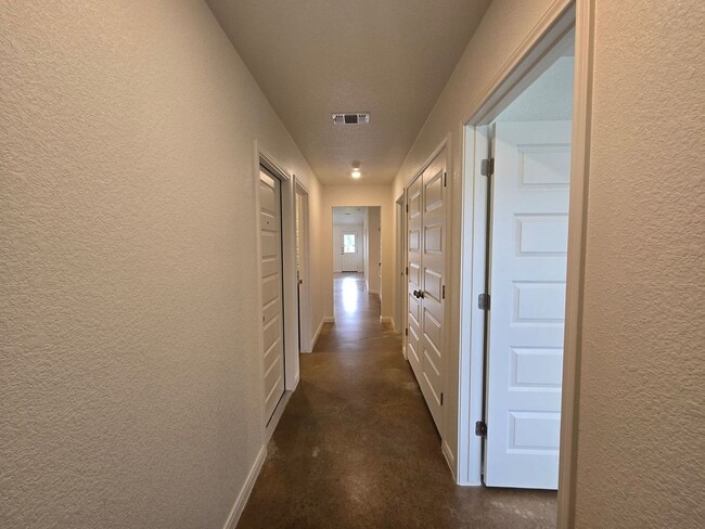 Building Photo - 908 Cherry Laurel Ln