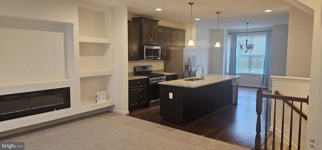 Building Photo - 156 Ironwood Ct