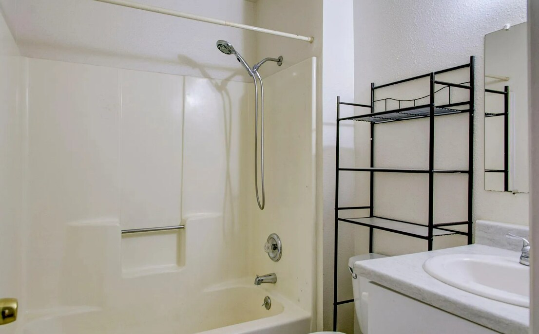 Building Photo - 1617 Turquoise Rd