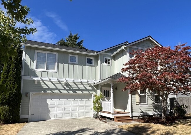 Building Photo - Spacious Craftsman Style Home - Pet Friendly!
