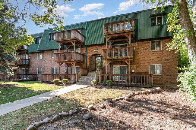 Building Photo - 1994 Tall Oaks Dr