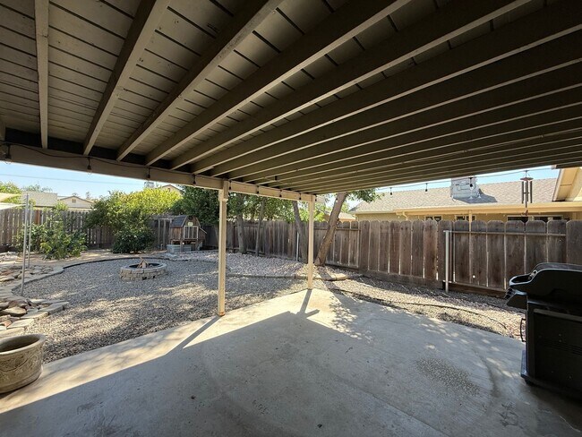 Building Photo - 1460 Berry Dr