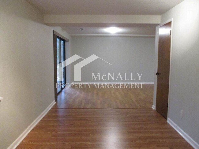 Building Photo - Spacious 3 Bedroom, 2.75 Bathroom Condo in Gig Harbor