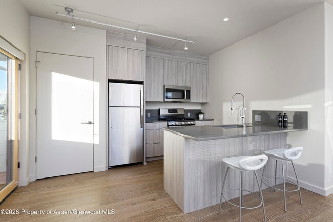 Building Photo - 113 Valley Ct