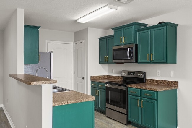 Building Photo - 12201 Seacrest Ln